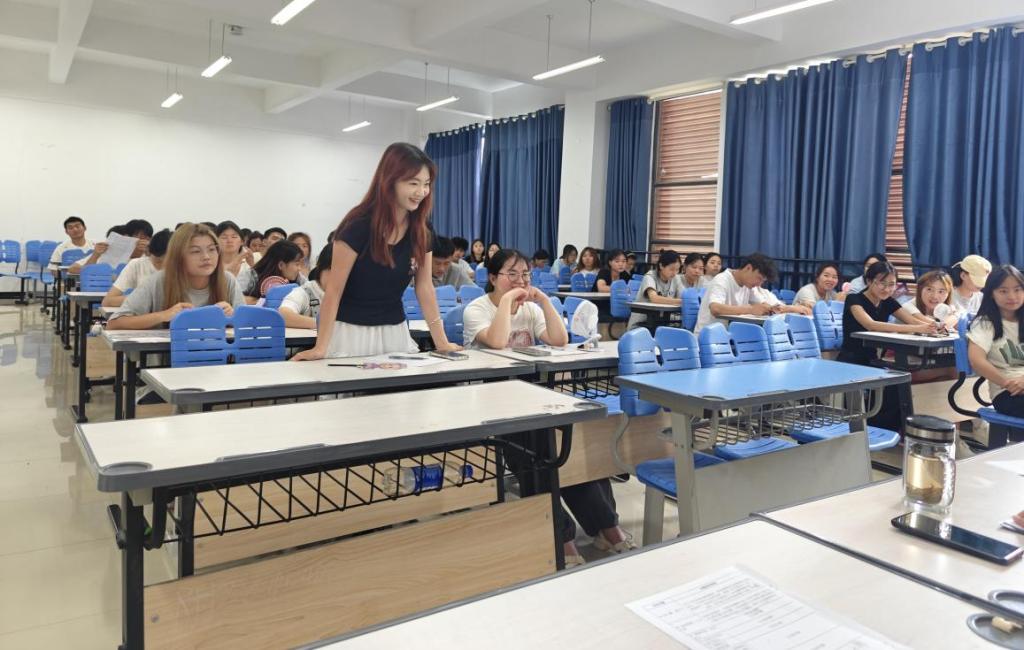 经济管理系召开2024-2025学年第二学期教学工作 学生座谈会
