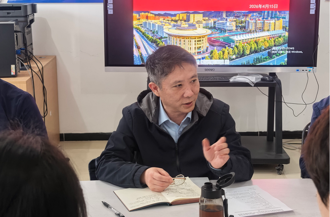 学院党委委员、副院长温龙岚到经济管理系 “一站式”学生社区开展师生座谈会